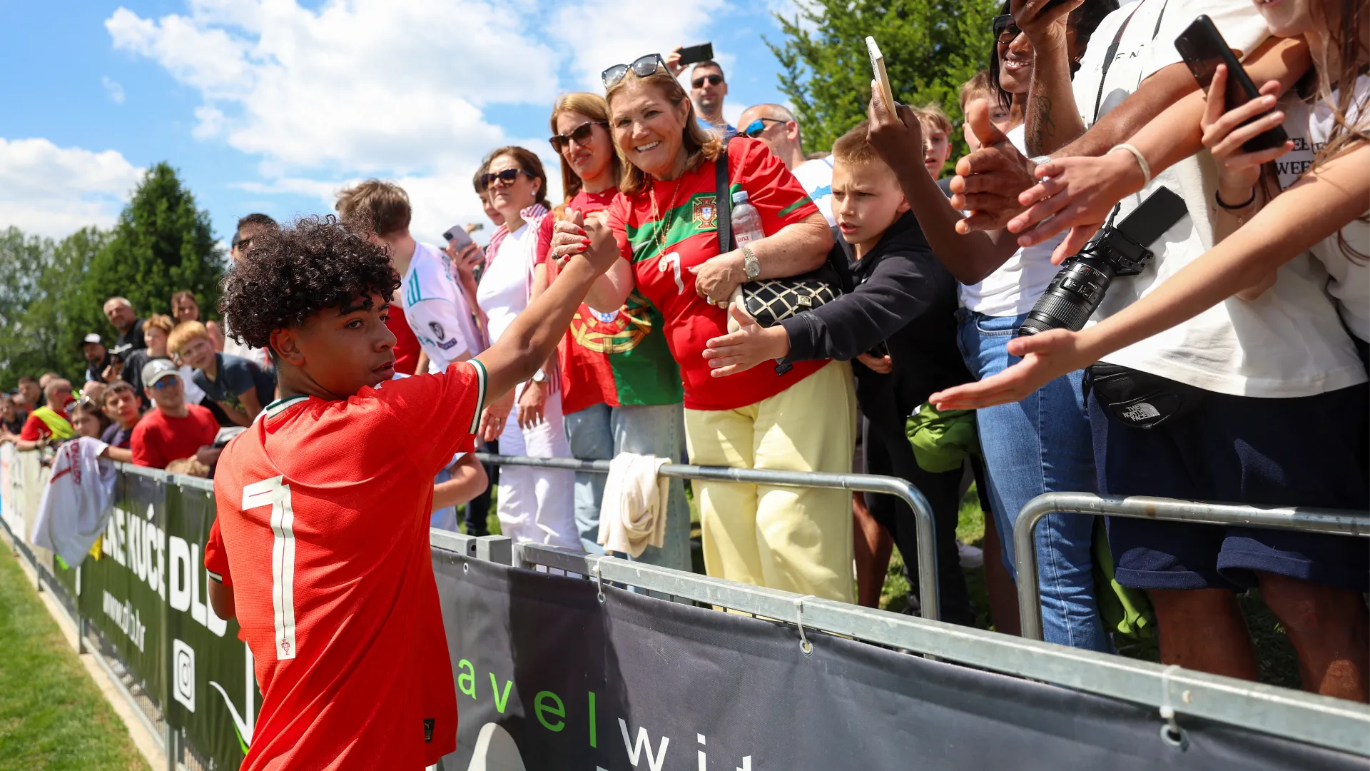 Ronaldo Jr. ha partecipato ad un torneo in Croazia, e ha disputato la prima partita contro il Giappone