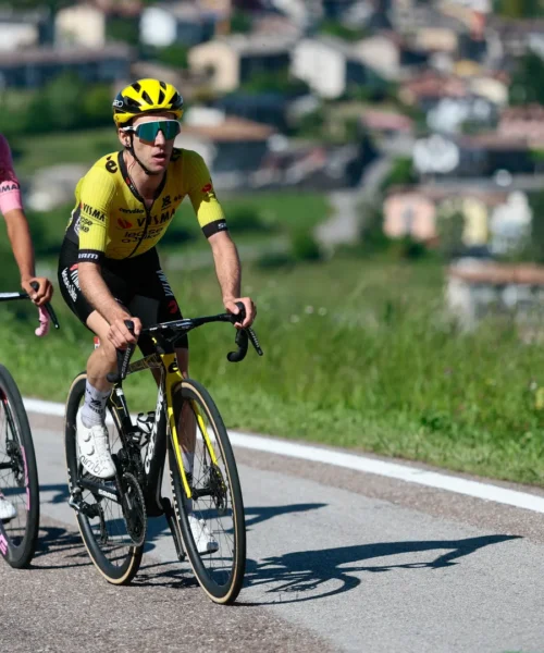 Giro d’Italia 2025, scossone alla classifica dopo la sedicesima tappa