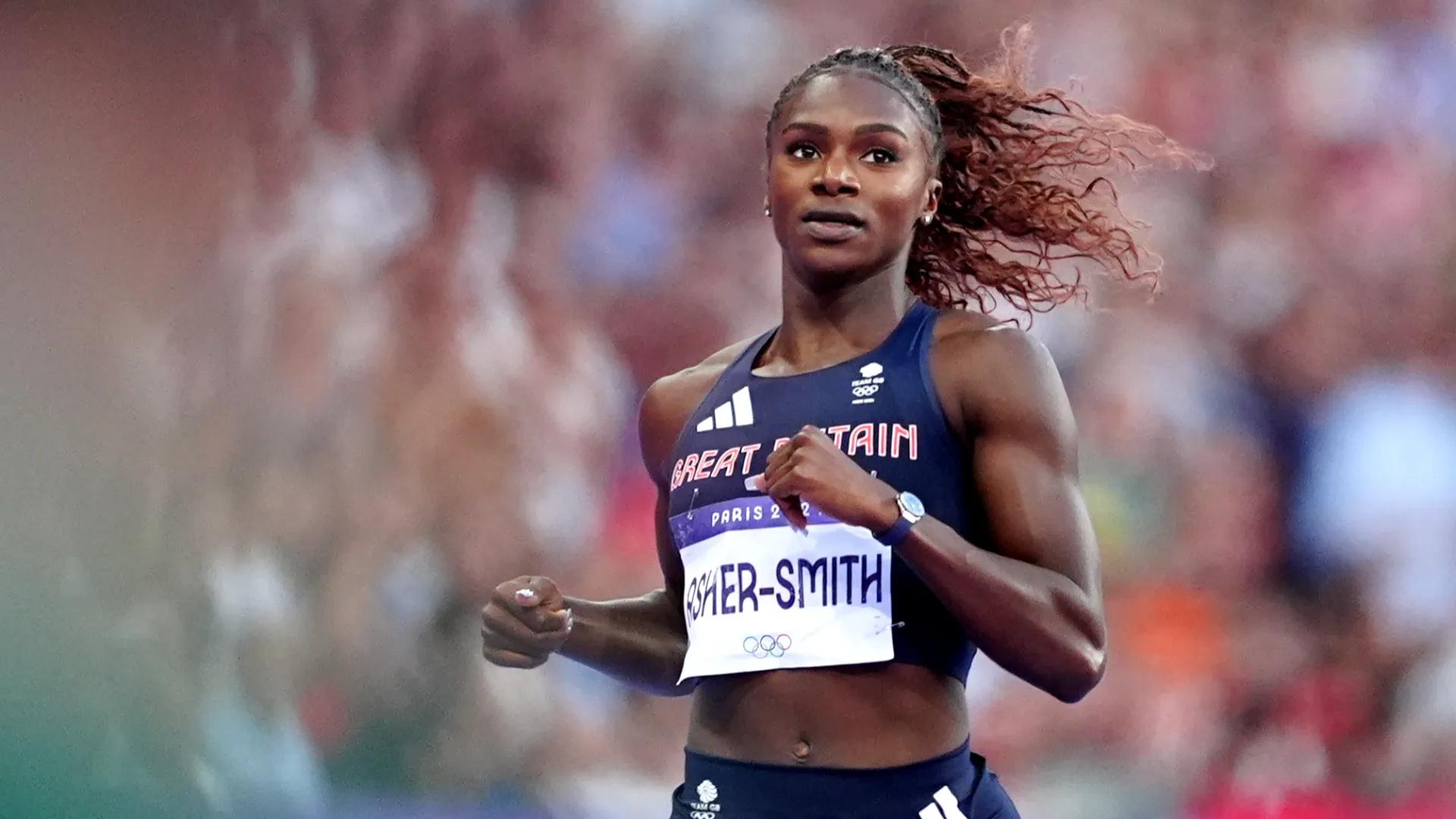 Ai Giochi Olimpici di Rio 2016 ha conquistato la medaglia di bronzo nella staffetta 4×100 metri
