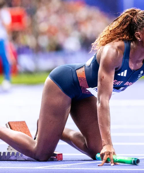 A tutta velocità con Dina Asher-Smith: le foto della super campionessa