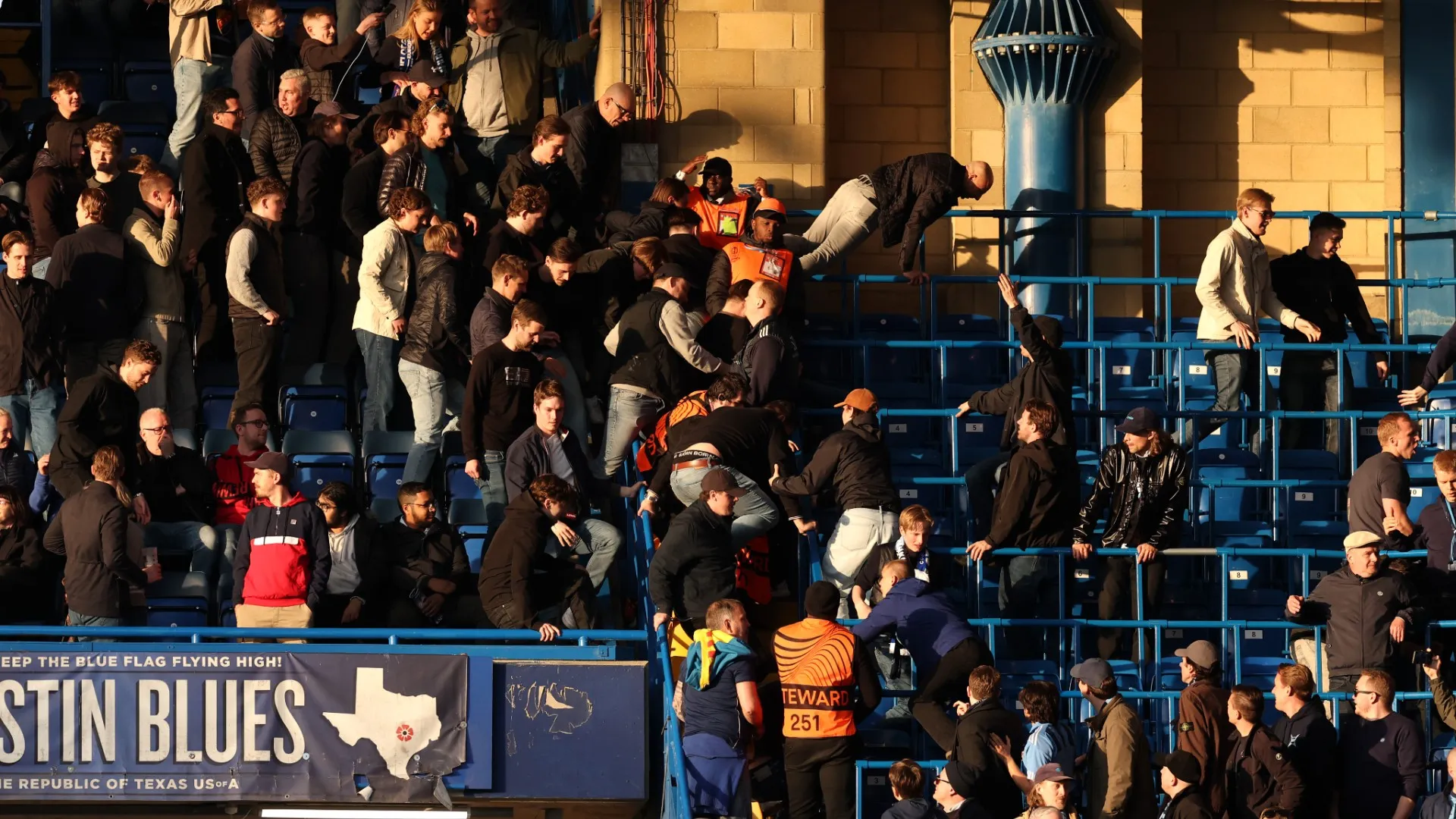 Momenti di grande tensione quelli accaduti durante Chelsea-Djurgarden
