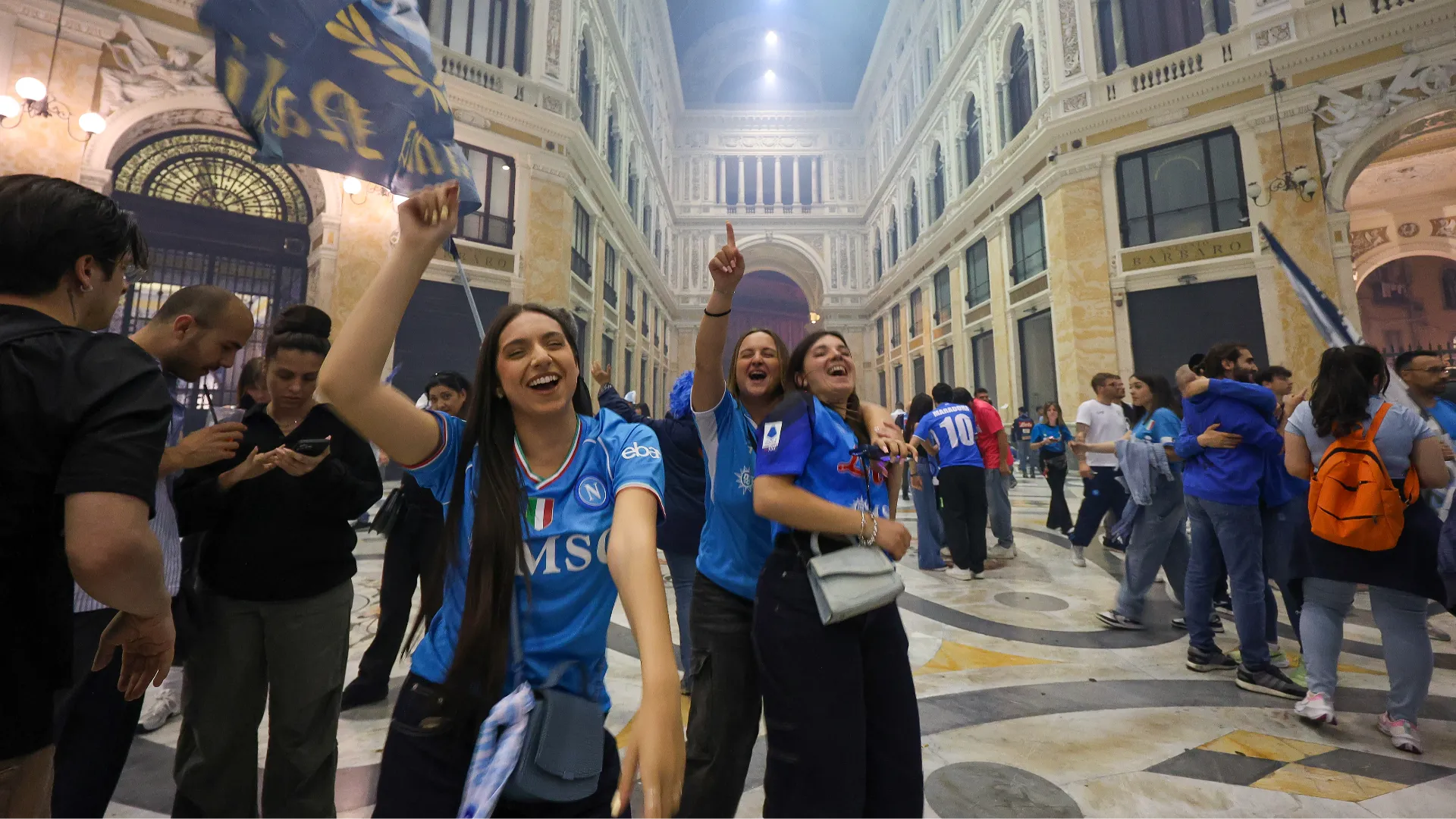 In campo e in città si è scatenata subito l'euforia dei tifosi