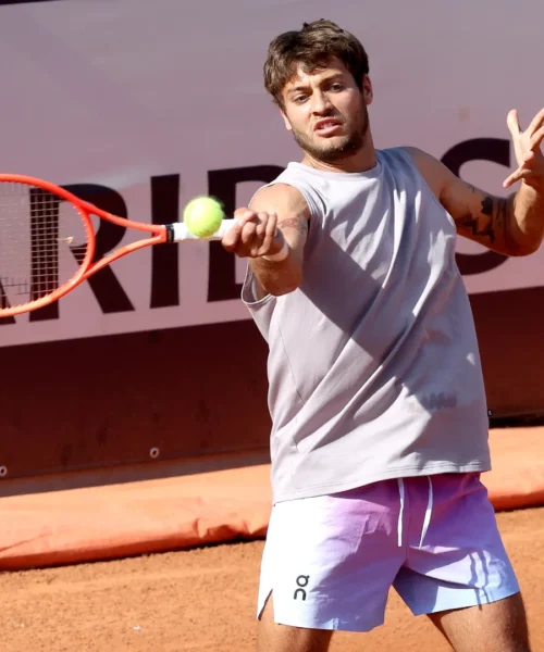 Flavio Cobolli vince il derby e si merita Alexander Zverev