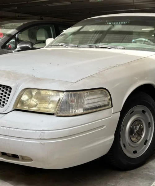 Che avvistamento! Le foto di una Ford Crown Victoria Police Interceptor