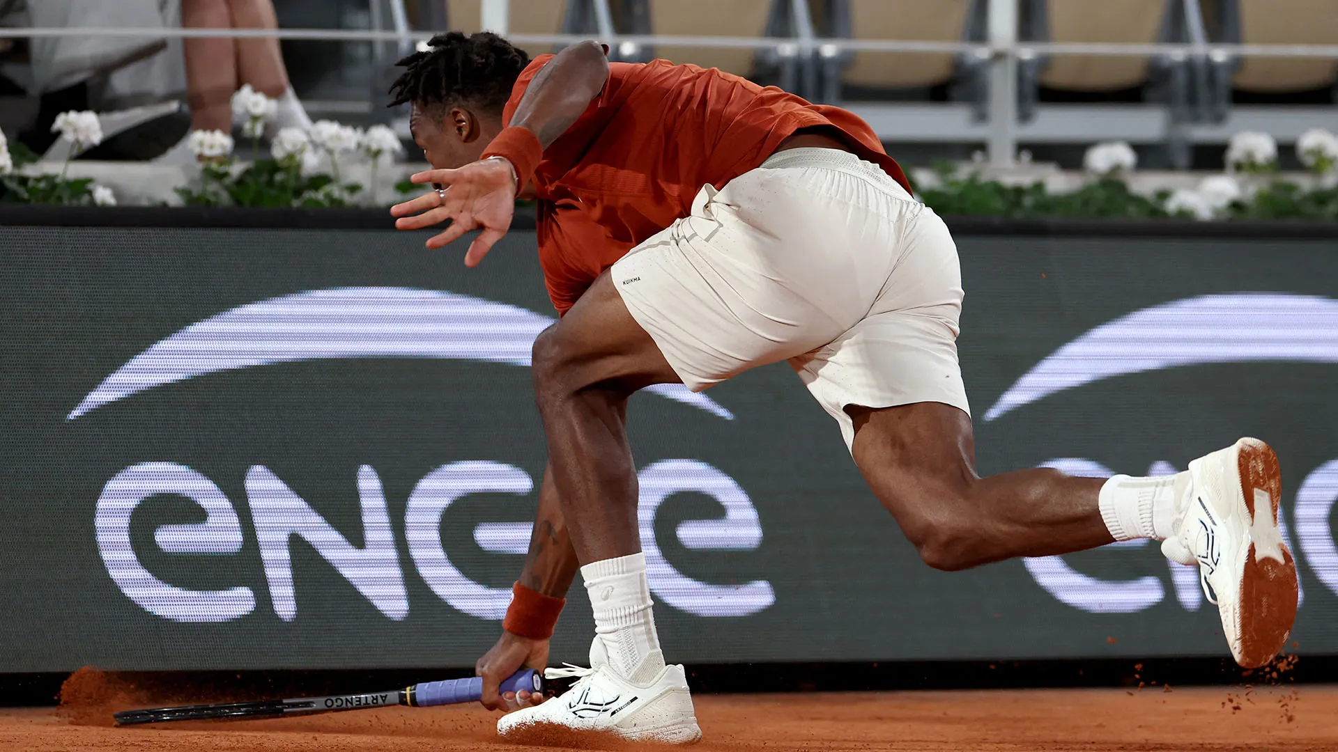 Gael Monfils è caduto rovinosamente durante la partita contro Hugo Dellien