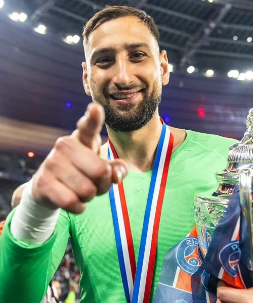 Offerta in arrivo per Gianluigi Donnarumma: le immagini