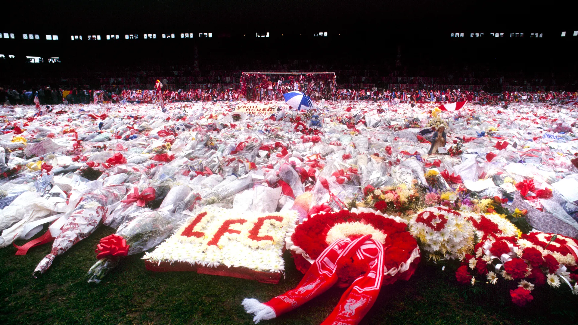 Nel settore dei tifosi del Liverpool si accalcò tantissima gente
