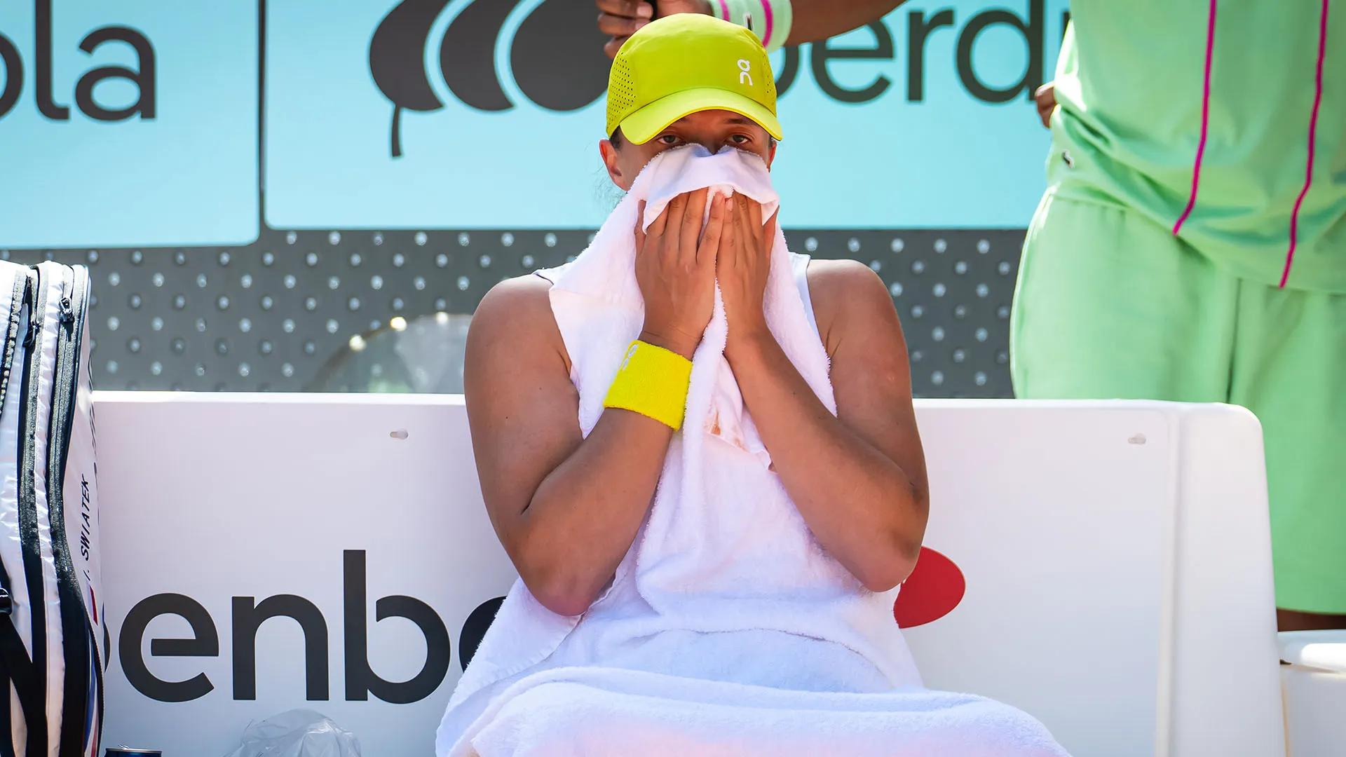 La fortissima tennista non è riuscita a trattenere la delusione ed è scoppiata in lacrime
