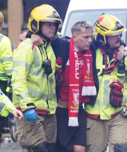 Auto investe tifosi: la festa del Liverpool si trasforma in dramma. Le foto