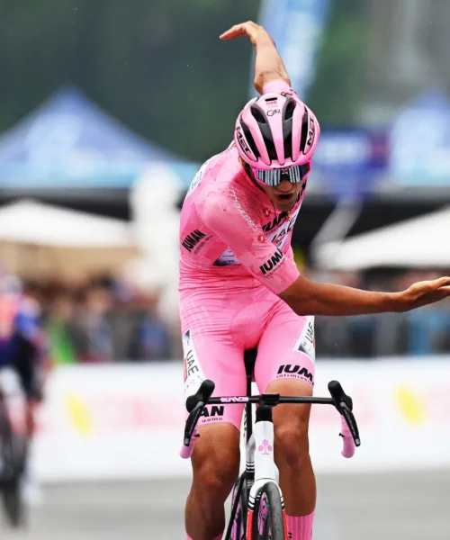 Giro d’Italia, Isaac Del Toro spiega l’esultanza al traguardo di Bormio