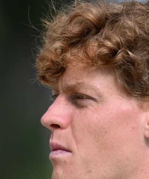 Jannik Sinner si toglie un sassolino dalla scarpa