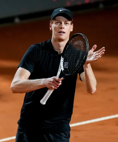 Jannik Sinner: “Condizioni più difficili rispetto a ieri”