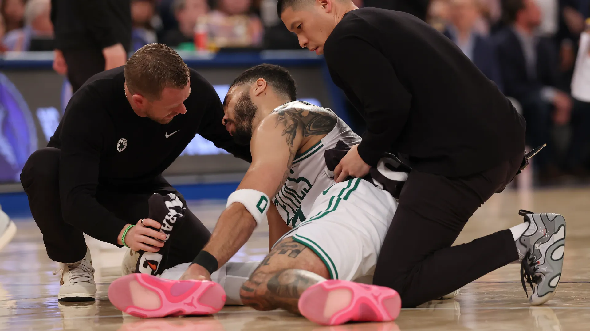 Jayson Tatum si è rotto il tendine d'Achille destro
