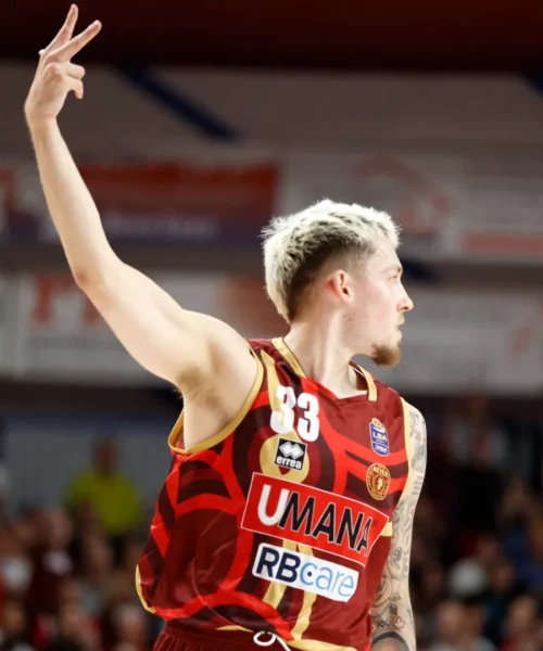 Playoff: Venezia batte la Virtus Bologna e prolunga la serie