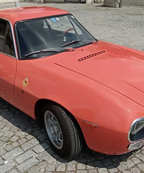 Le foto di una Lancia Fulvia Sport Zagato, un’auto da brividi