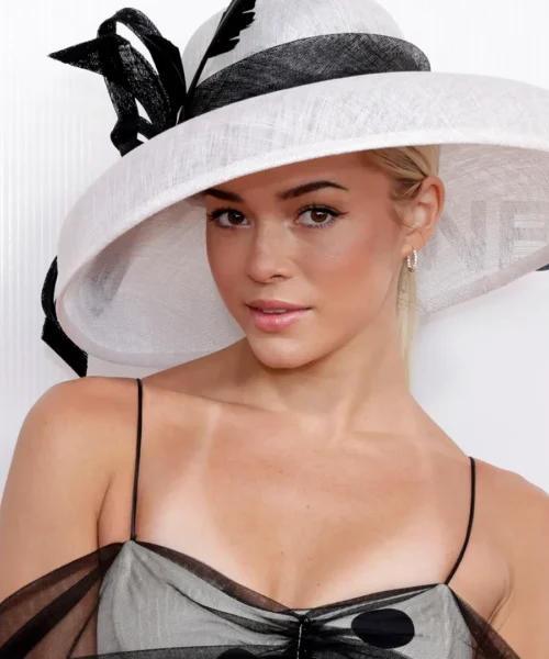 Livvy Dunne fa scalpore al Kentucky Derby: le foto della ginnasta