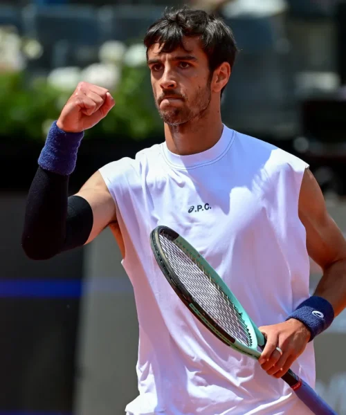 Lorenzo Musetti vola negli ottavi a Roma e trova Daniil Medvedev