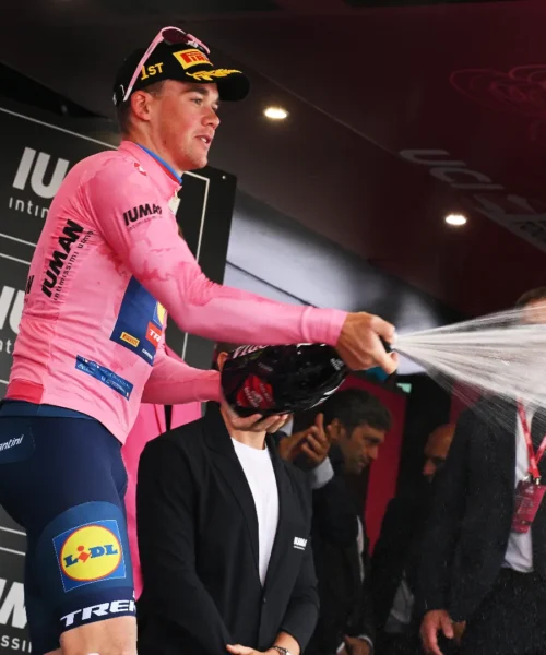 Giro d’Italia, parole chiare di Mads Pedersen sulla neutralizzazione