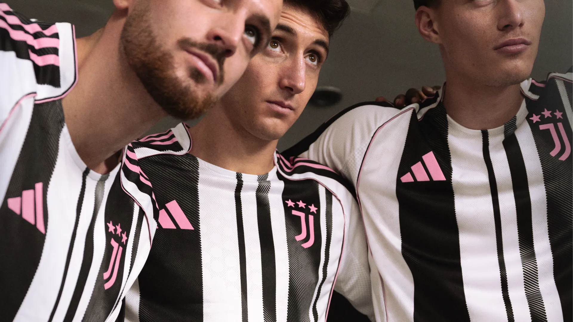 Diversi i livelli di spessore delle strisce che da sempre rappresentano la Juventus