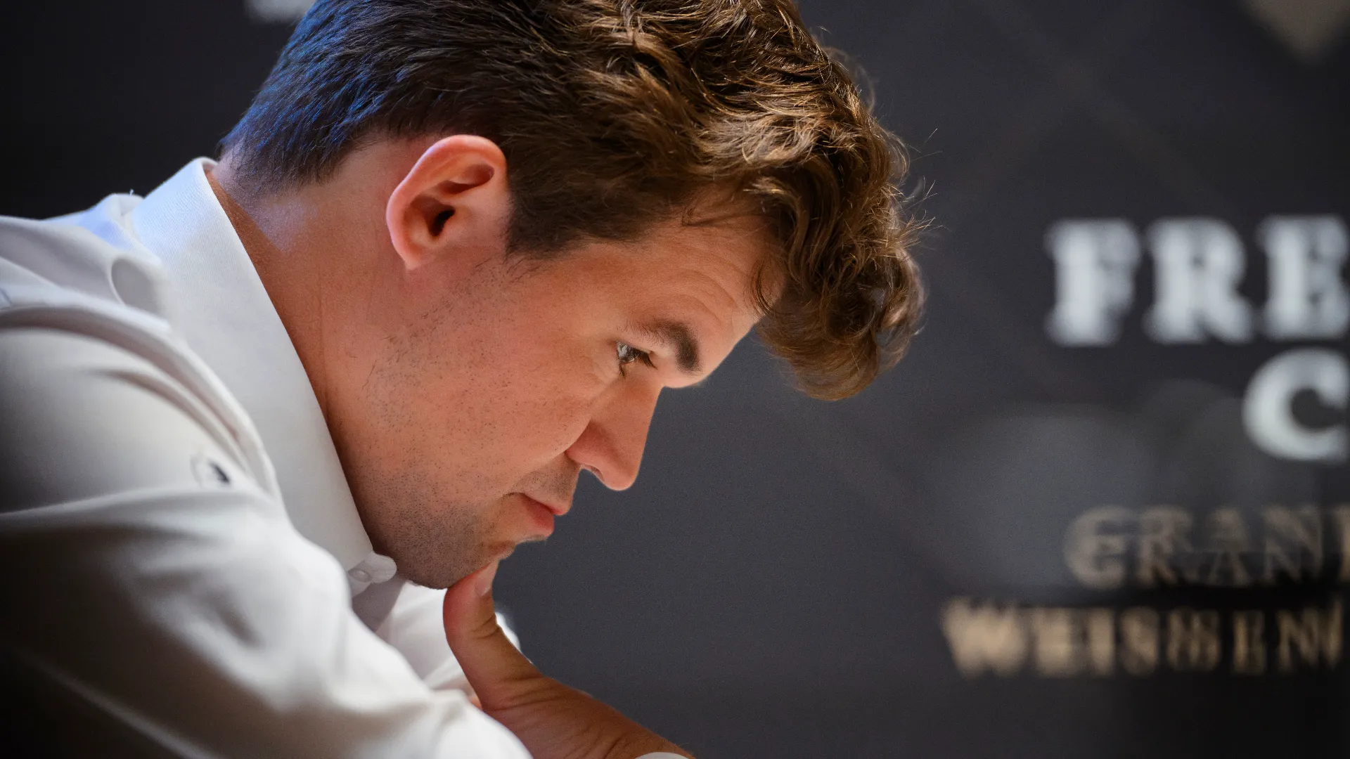 La partita è stata ribattezzata 'Carlsen contro il Mondo'
