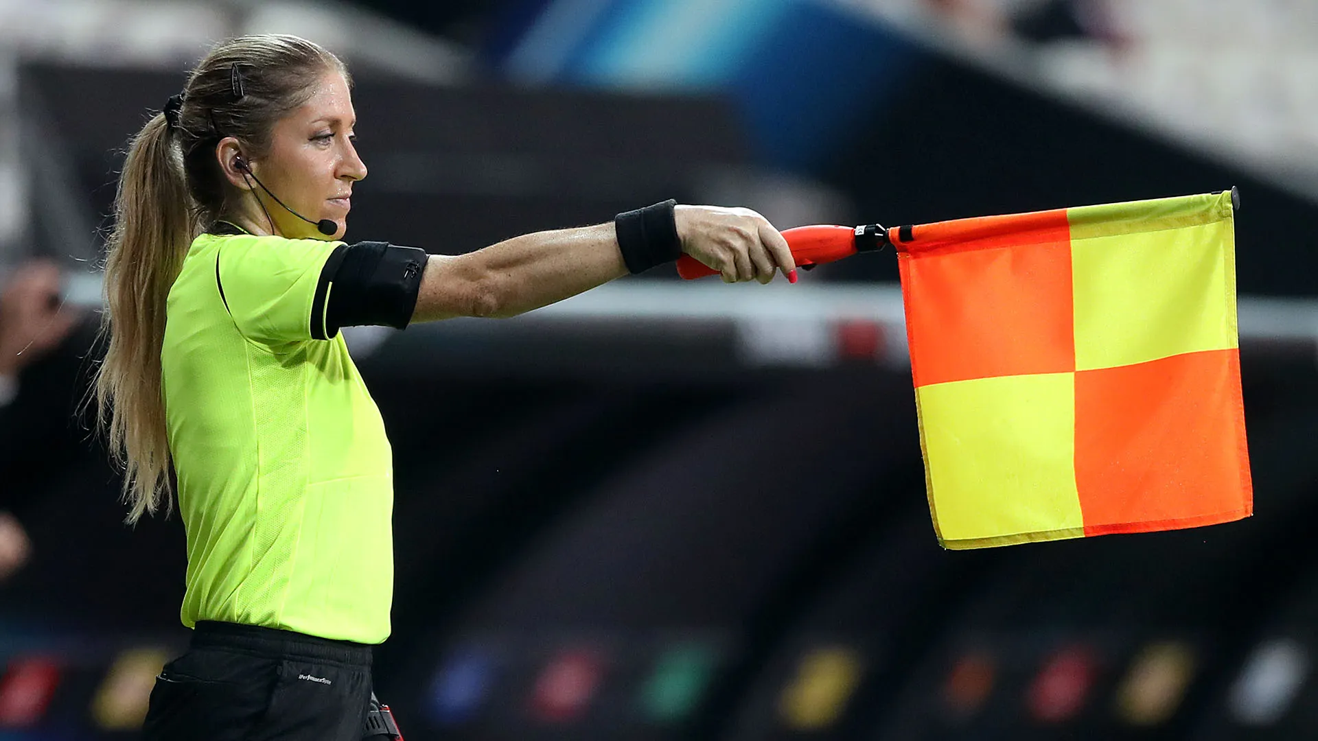 Il ruolo di arbitro è stato per lei un equilibrio tra la vita professionale e quella sportiva, trovando spazio nella sezione parigina della federazione
