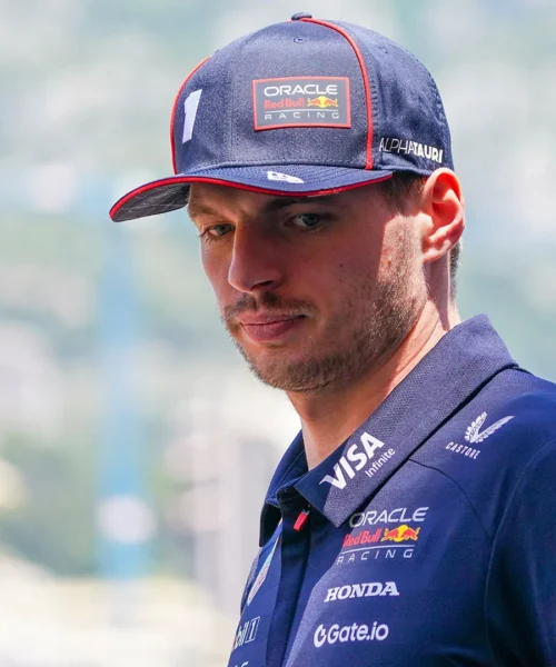 Max Verstappen verso la Mercedes? Helmut Marko si infuria con George Russell