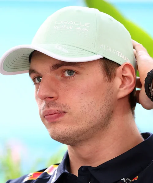 L’ex campione del mondo: ”Verstappen si ferma nel 2026”. Foto