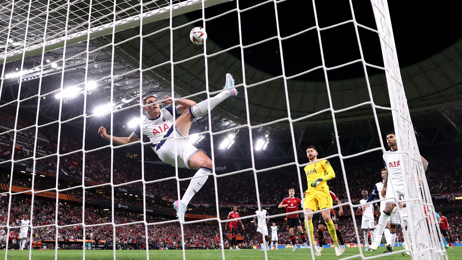 Il difensore olandese è stato decisivo durante la finale di Europa League tra Tottenham e Manchester United