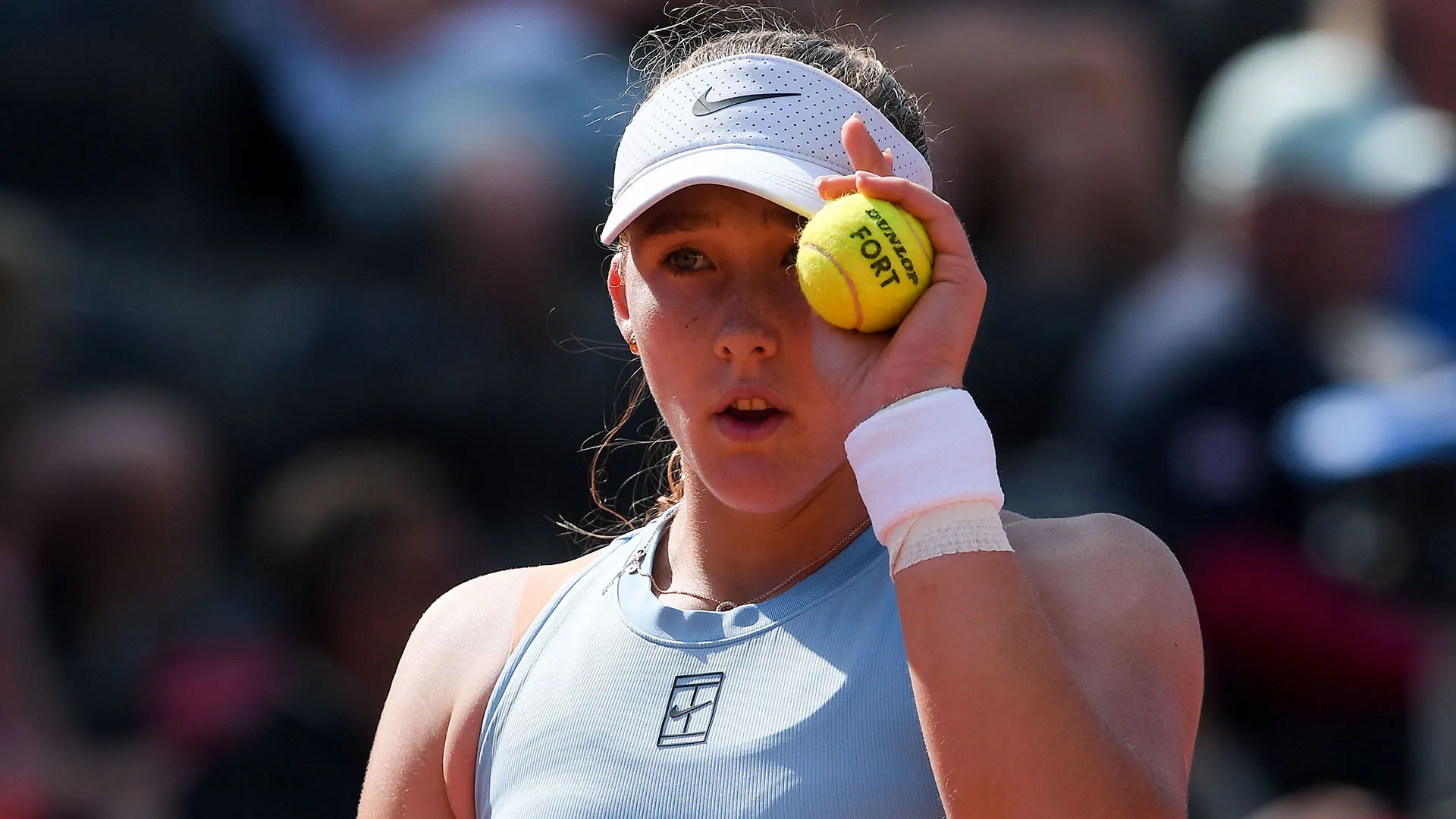 La russa è tra le tenniste più tifate a Roma