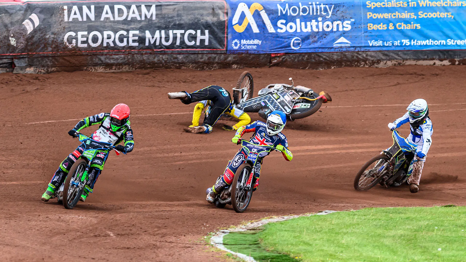 Noel Wahlquist ha fatto un volo tremendo alla seconda curva

