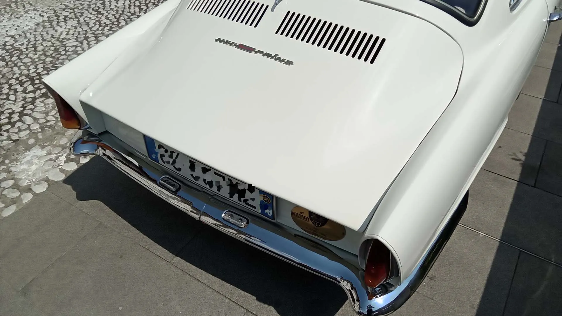 Presentata nel 1958 al Salone di Parigi, fu la risposta NSU alla crescente domanda di auto piccole ma raffinate