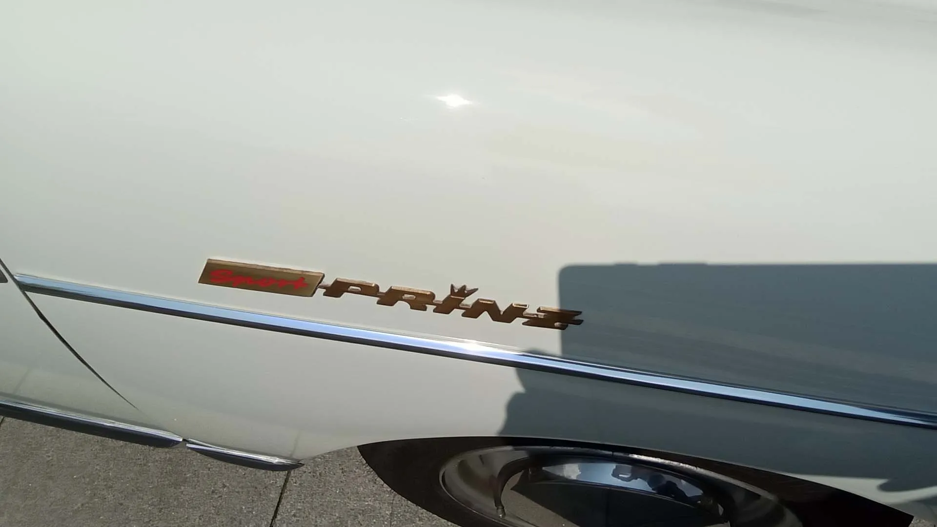 Il motore era un bicilindrico raffreddato ad aria da 583 cm³, portato a 30 CV per la versione sportiva