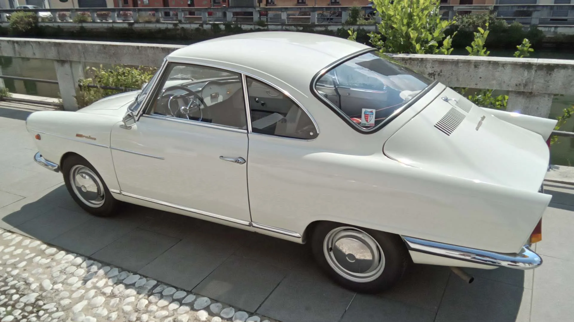 Disegnata da Franco Scaglione per Bertone, la NSU Prinz Sport portava linee eleganti e proporzioni sportive in un formato compatto