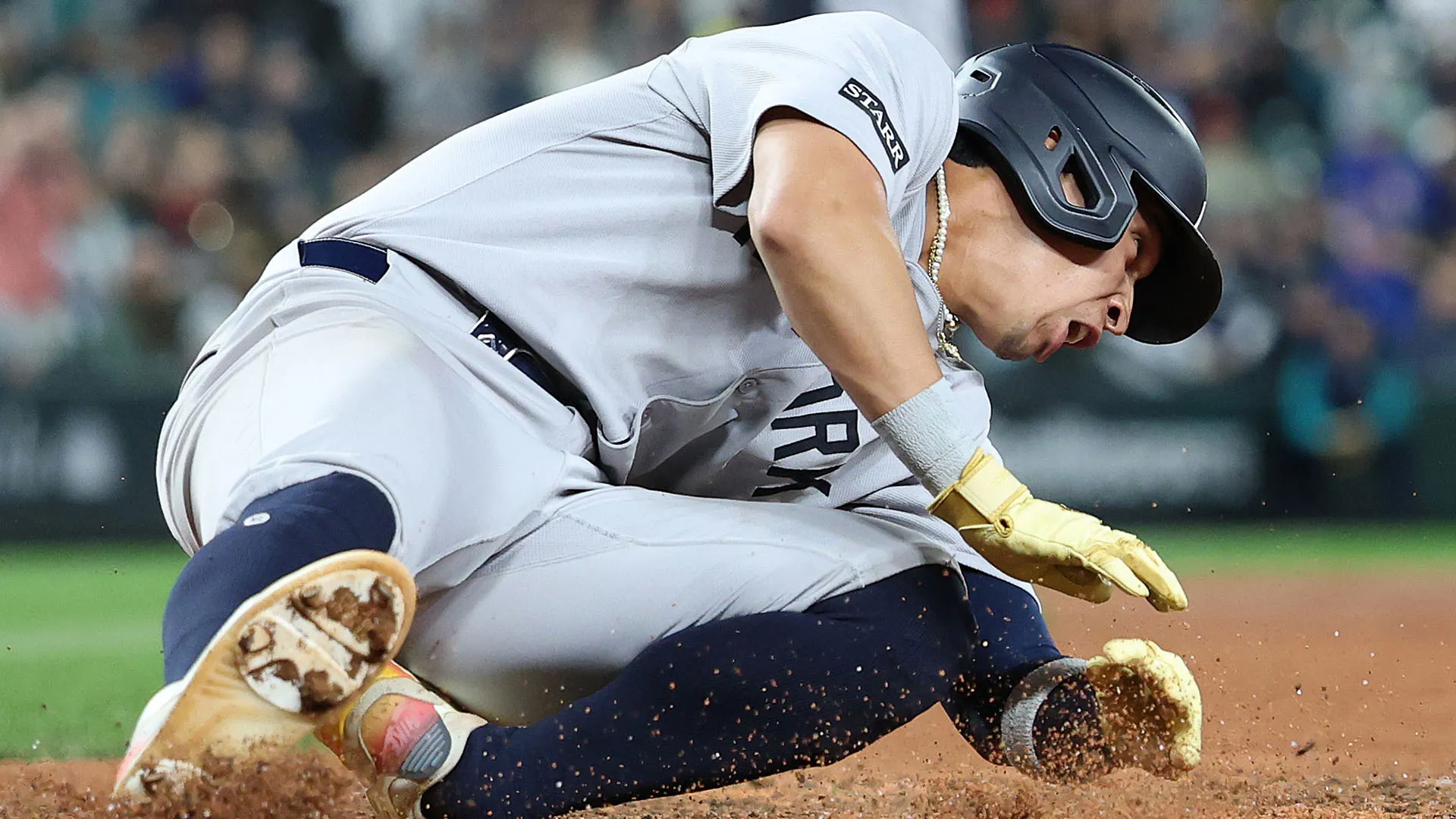 Si è infortunato durante la sfida tra i New York Yankees e i Seattle Mariners
