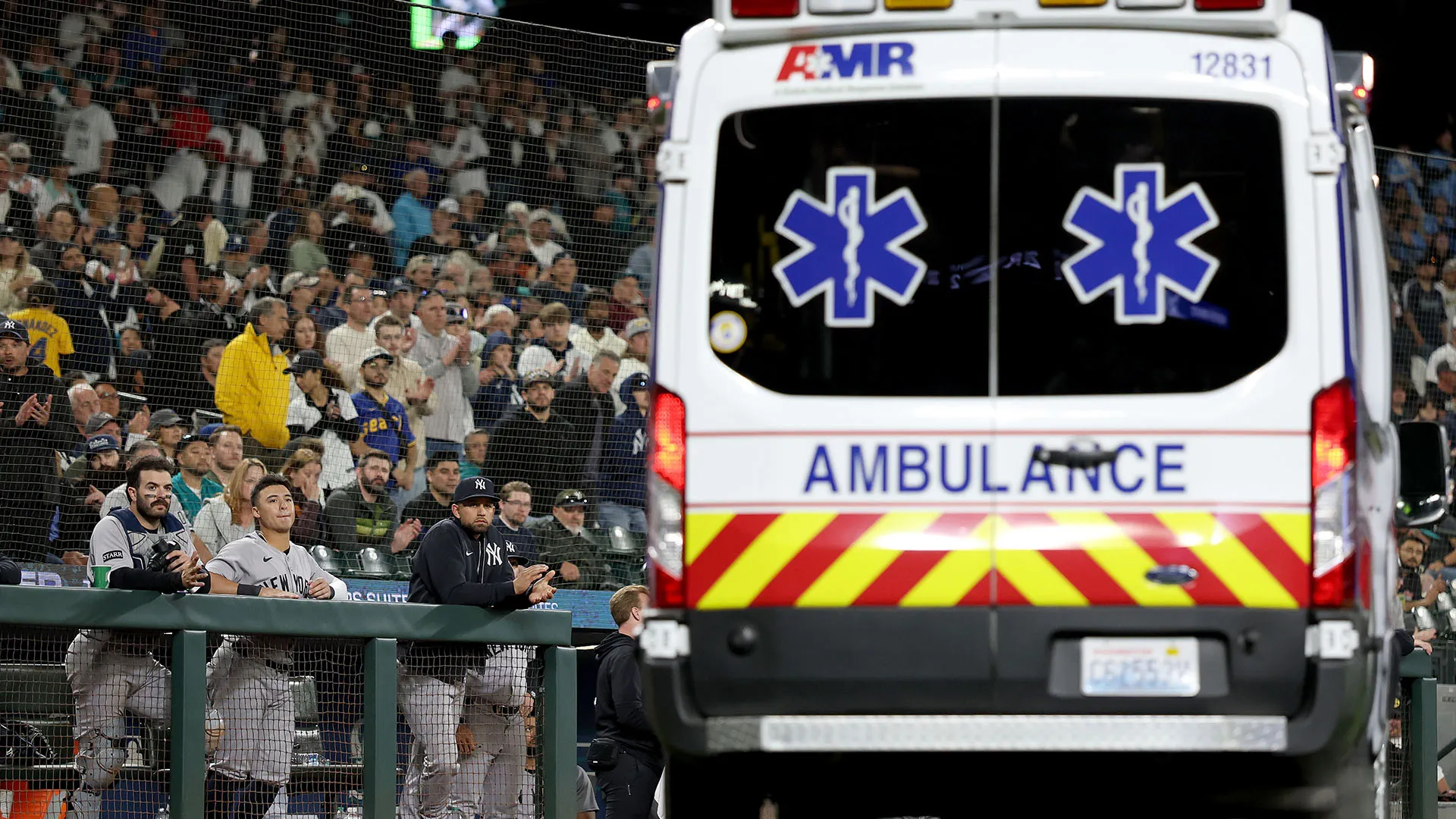 "Preghiamo per il nostro Cabby stasera, speriamo nel meglio" ha detto il coach Aaron Boone