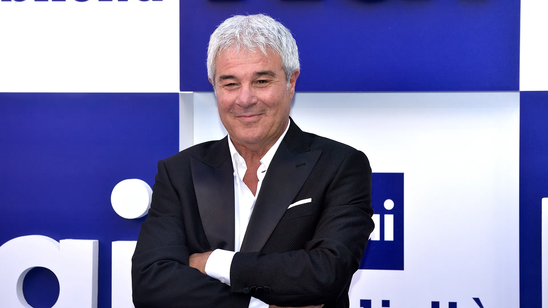 Il conduttore Rai ha fatto una battuta nei confronti del numero uno del mondo in conferenza stampa