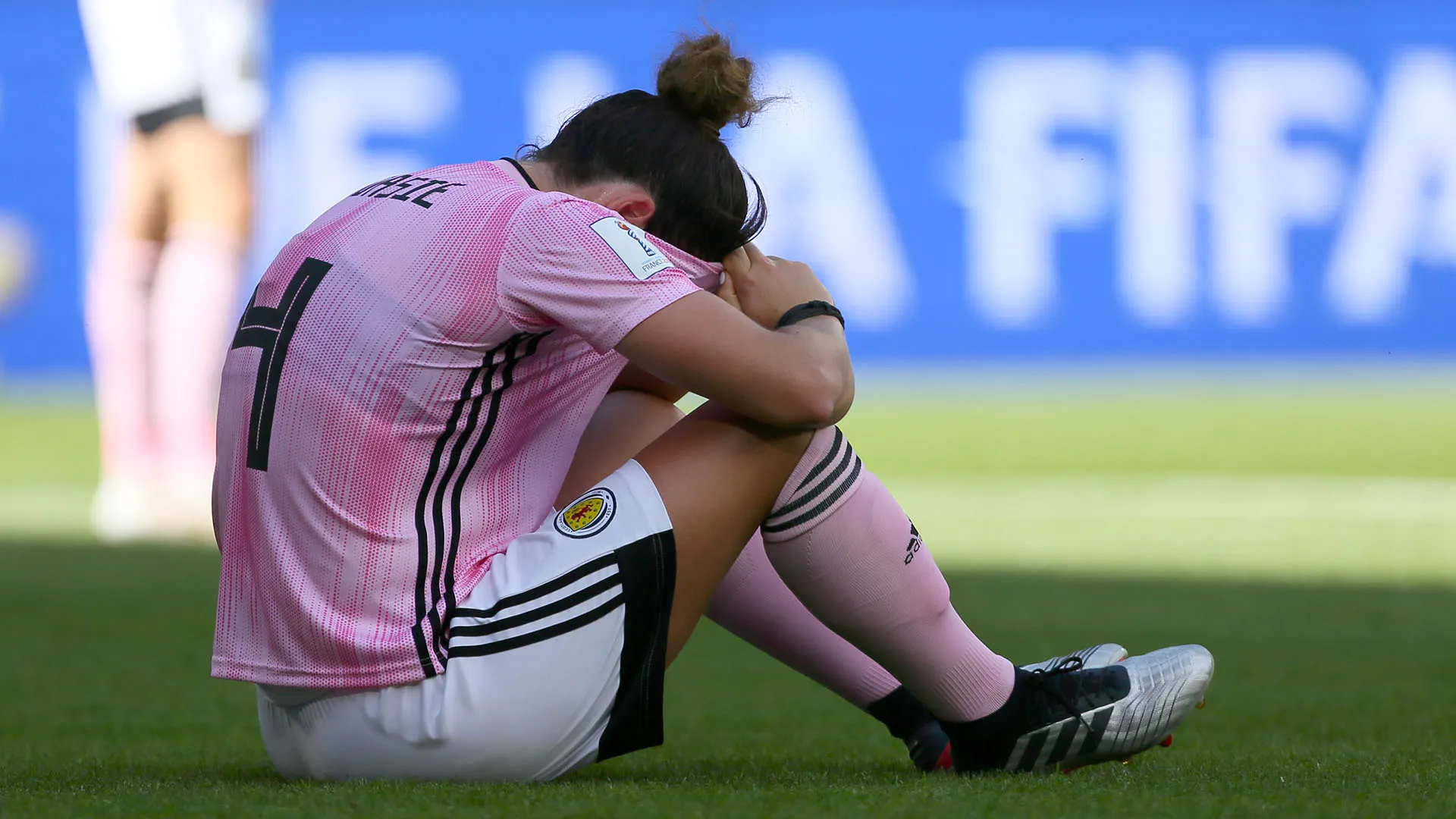Tristissimo annuncio di Rachel Corsie, che ha deciso di dire addio al calcio giocato

