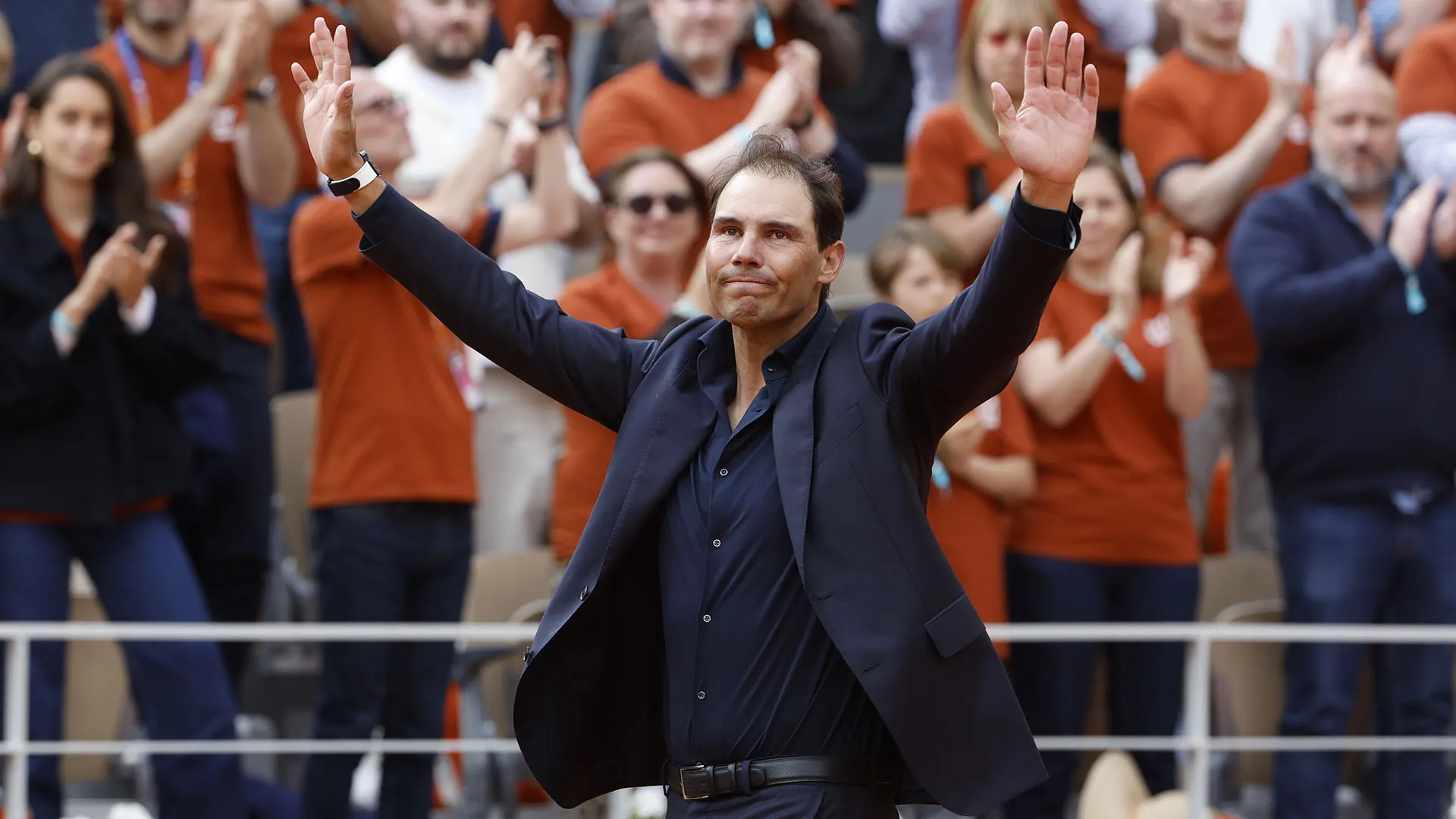 L'ex tennista spagnolo è stato celebrato prima del via del Roland Garros