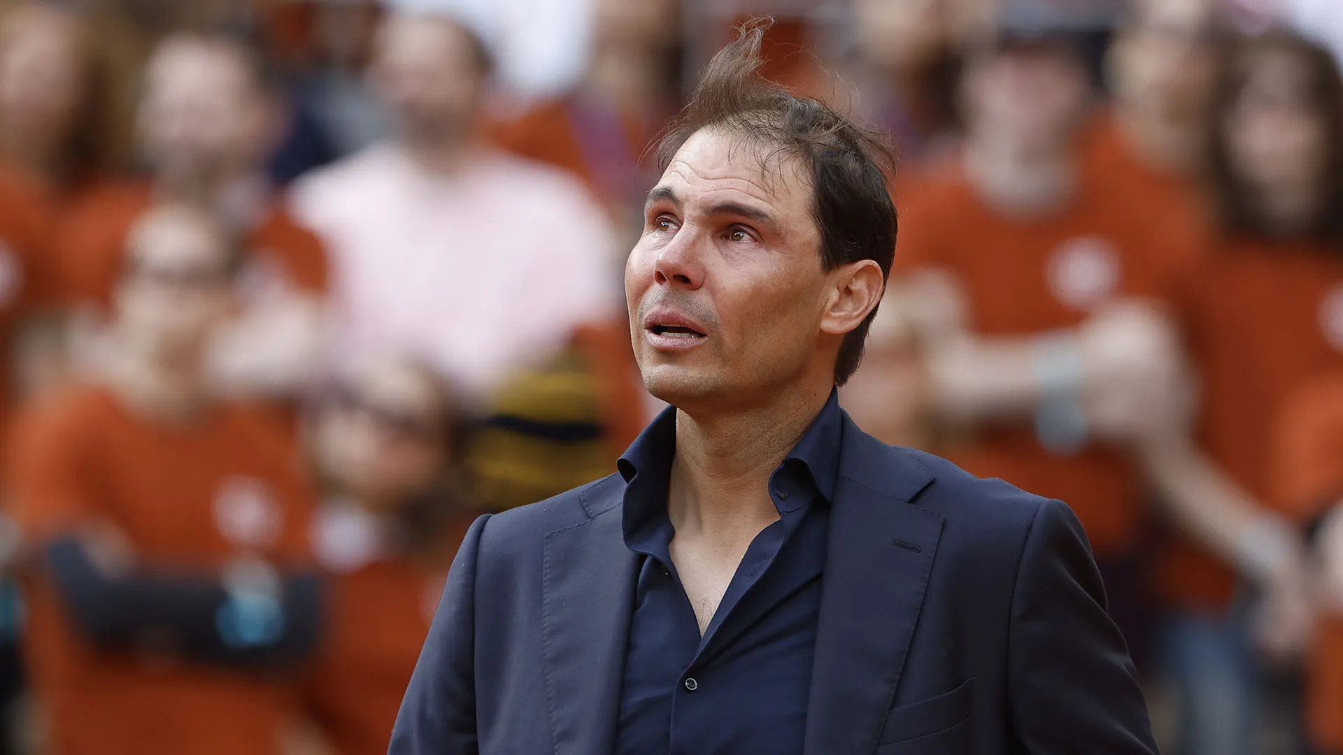 La leggenda spagnola si è commossa e ha pianto sul campo dell'impianto Philippe Chatrier, davanti alla folla che lo applaudiva