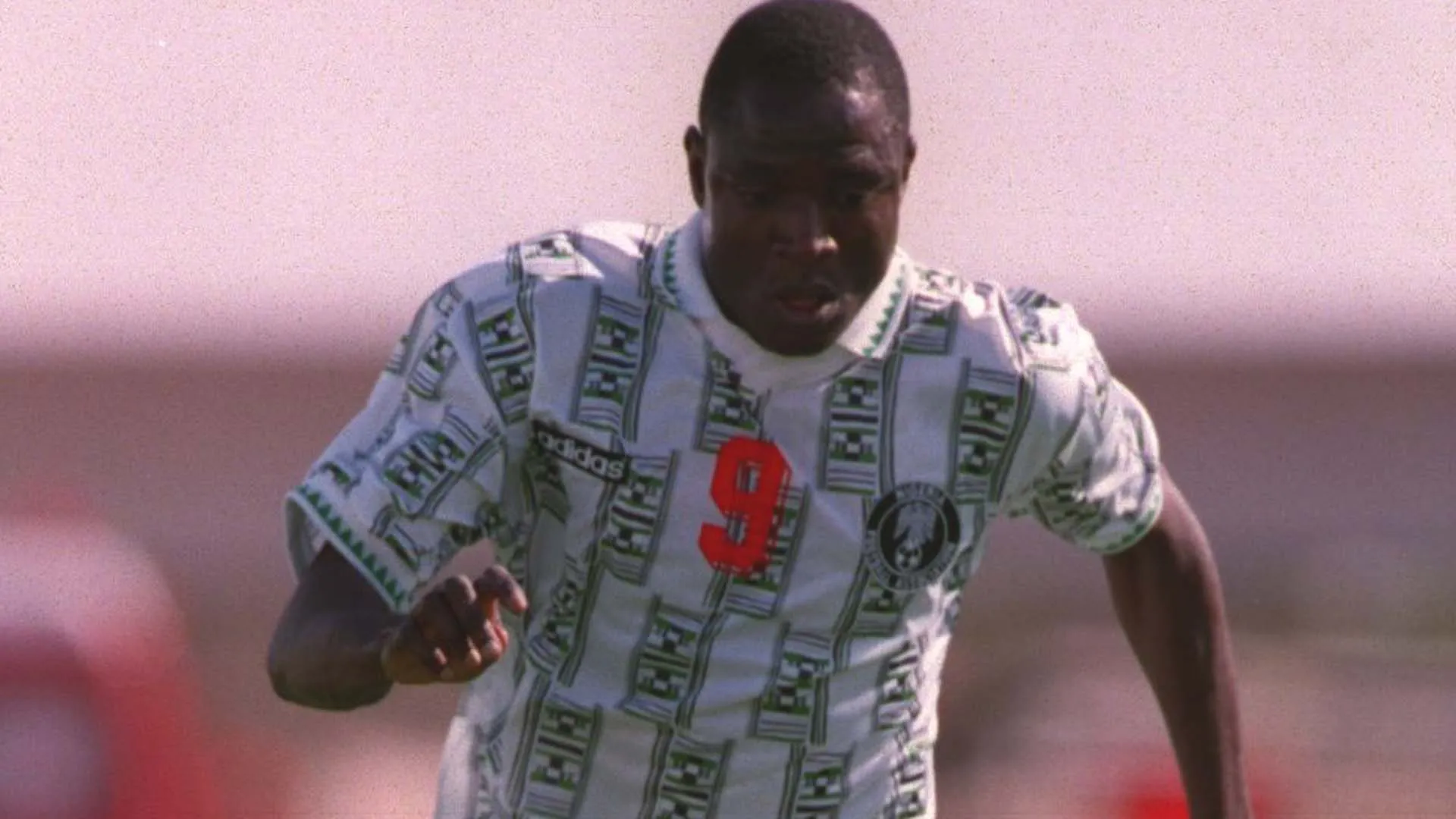 Importante la carriera del possente bomber nigeriano