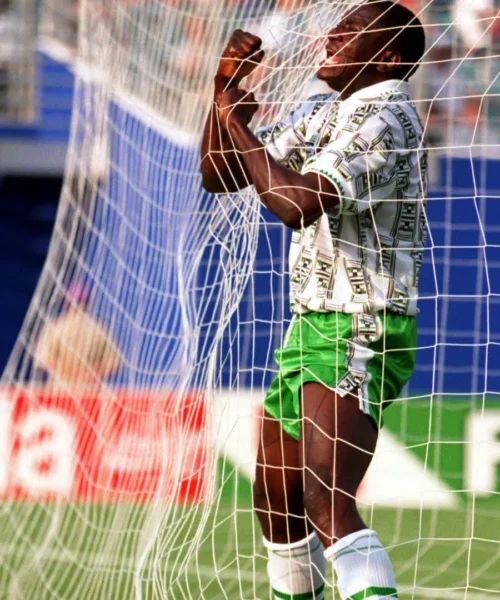 Rashidi Yekini, leggenda della Nigeria: dalla gloria al dramma. Le foto