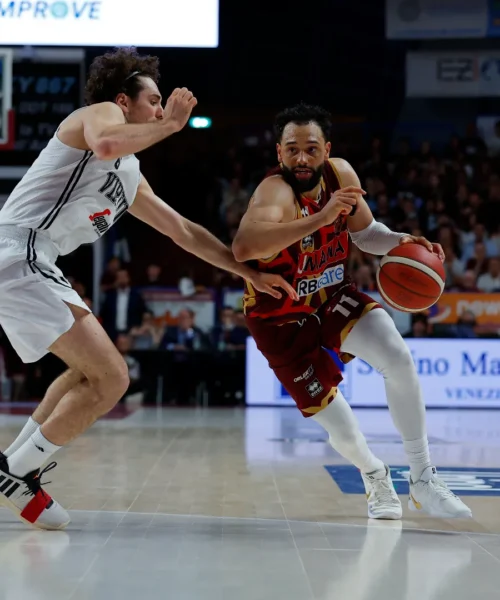 Playoff: Venezia batte ancora Bologna e allunga la serie a gara-5