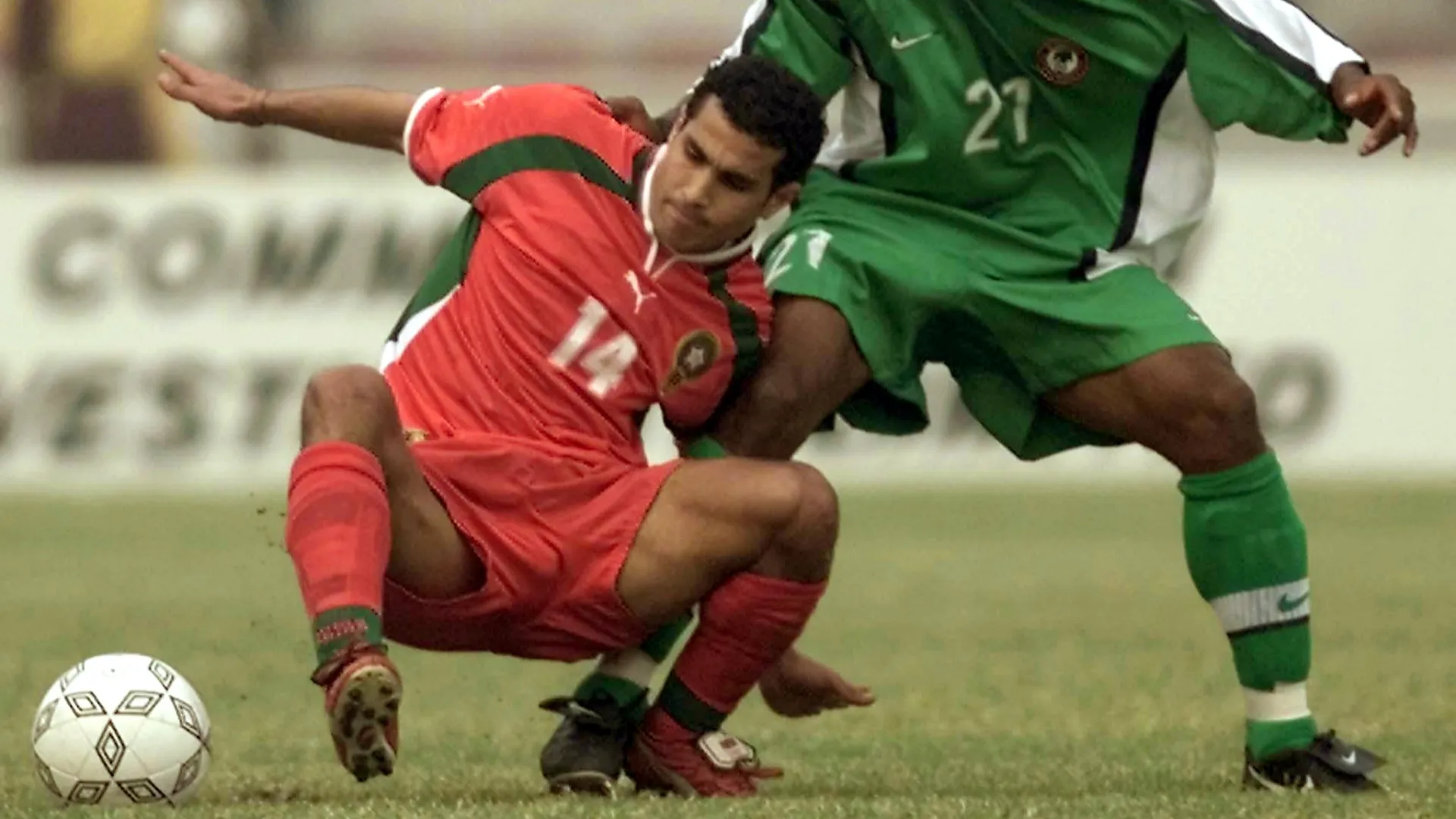 Ha giocato per il Deportivo La Coruña dal 1997 al 2001 collezionando 108 partite
