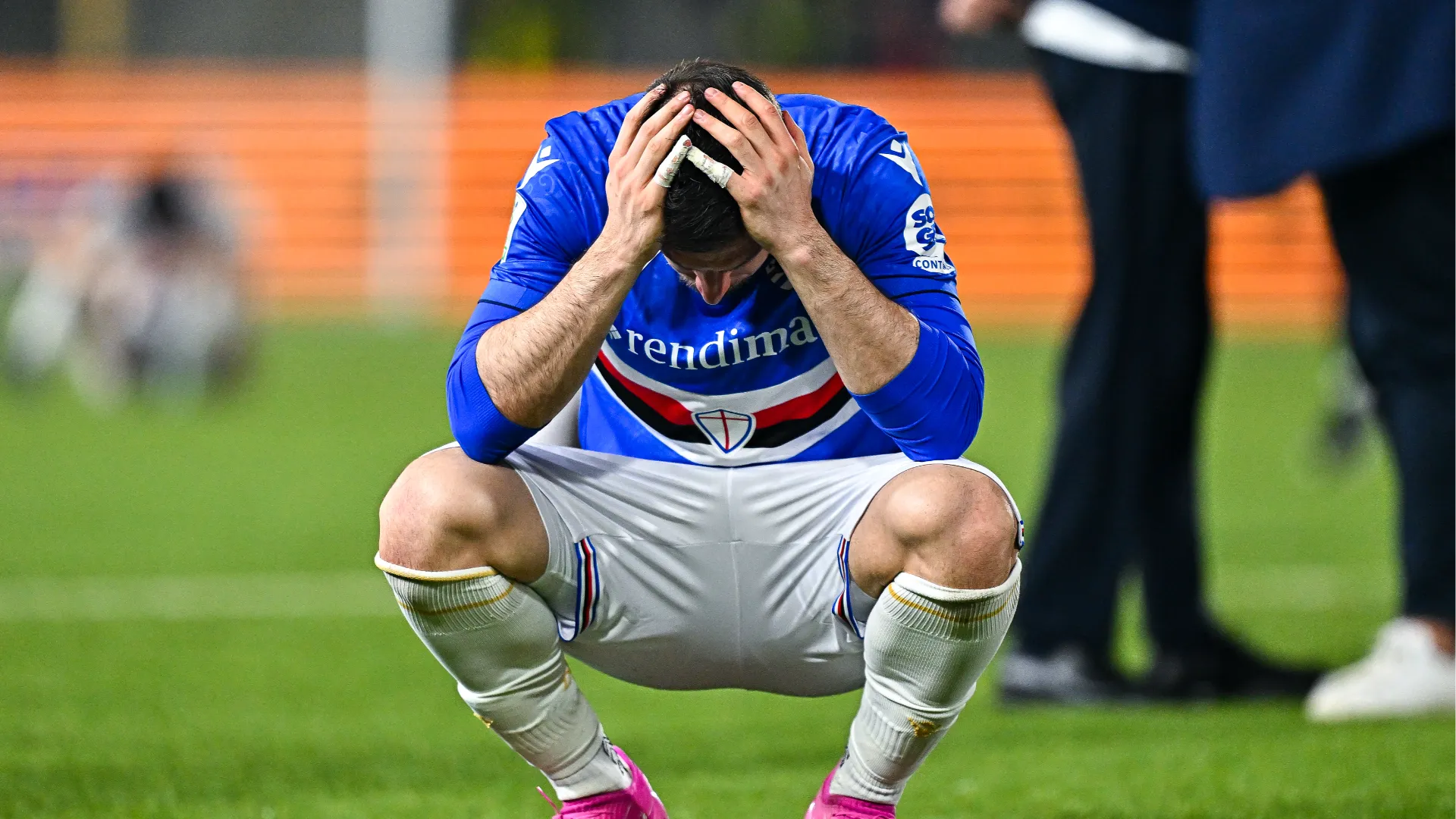 Sampdoria per la prima volta in Serie C: le lacrime di giocatori e dirigenti. Le immagini