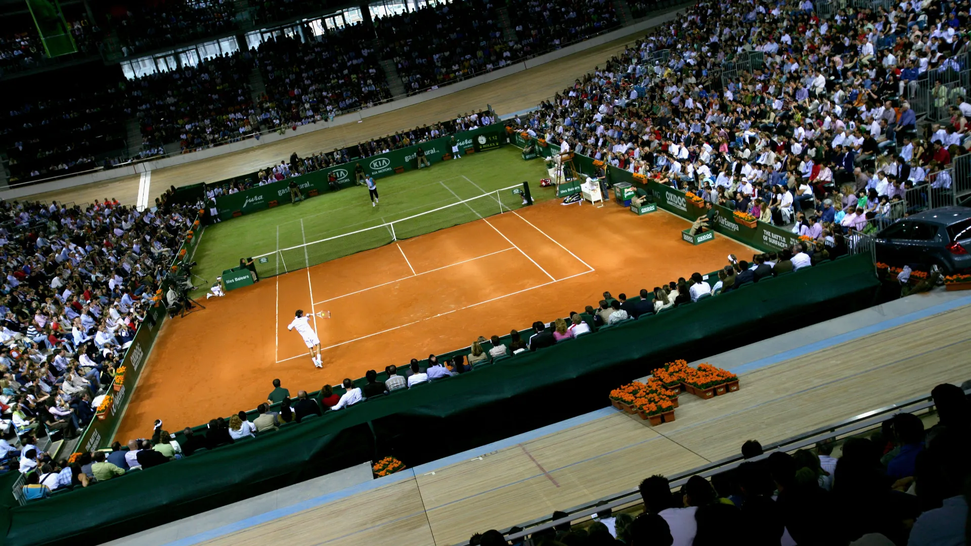 Il 2 maggio 2007, Rafa Nadal e Roger Federer si affrontarono in un match di esibizione chiamato The Battle of Surfaces
