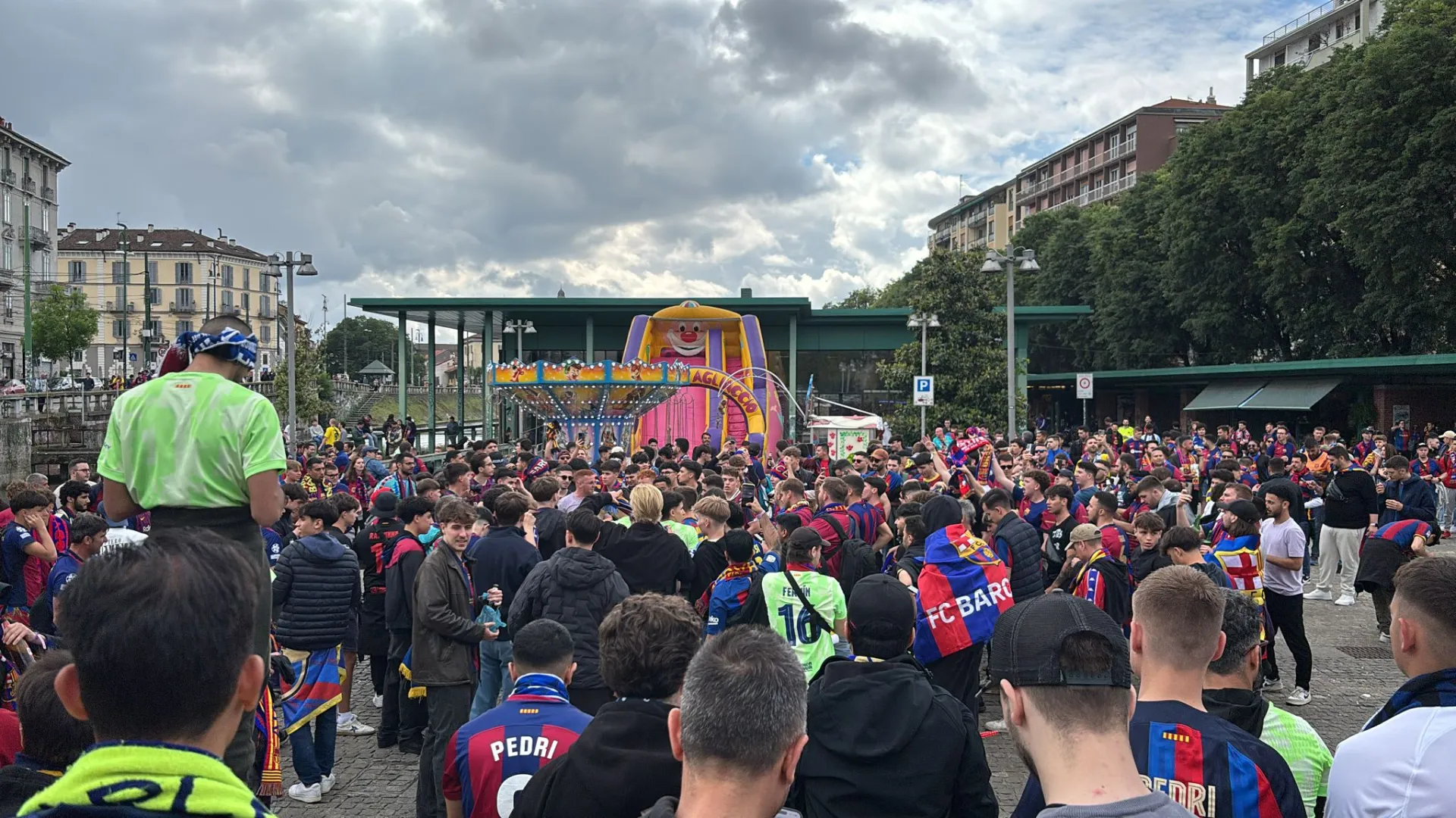 Affollatissimo soprattutto il quartiere dei Navigli
