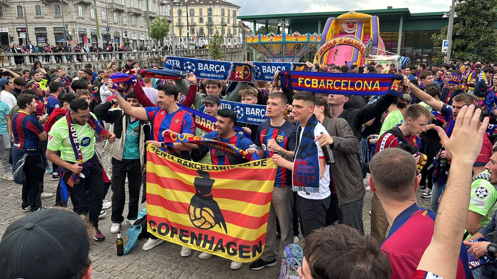Questo gruppo di tifosi arriva addirittura da Copenhagen