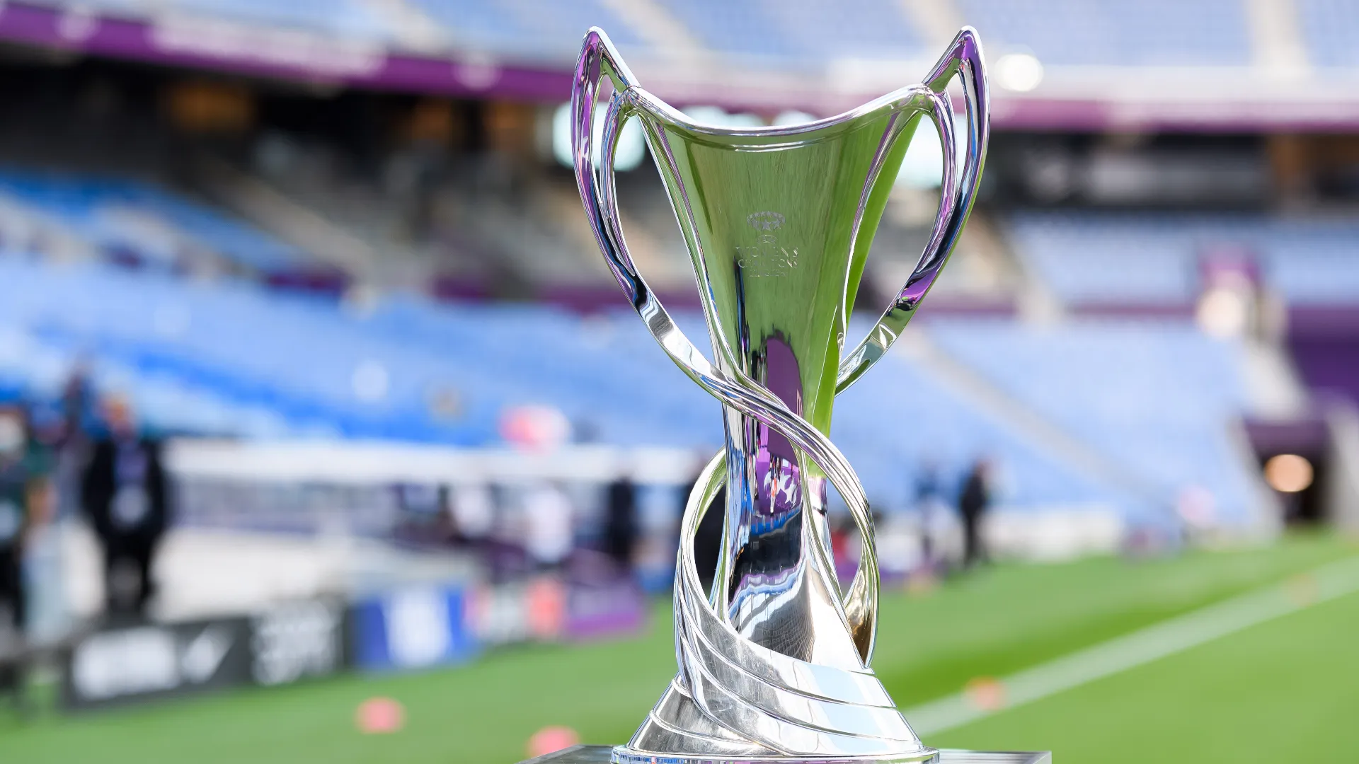 Fortunatamente la polizia portoghese ha già recuperato il prestigioso trofeo
