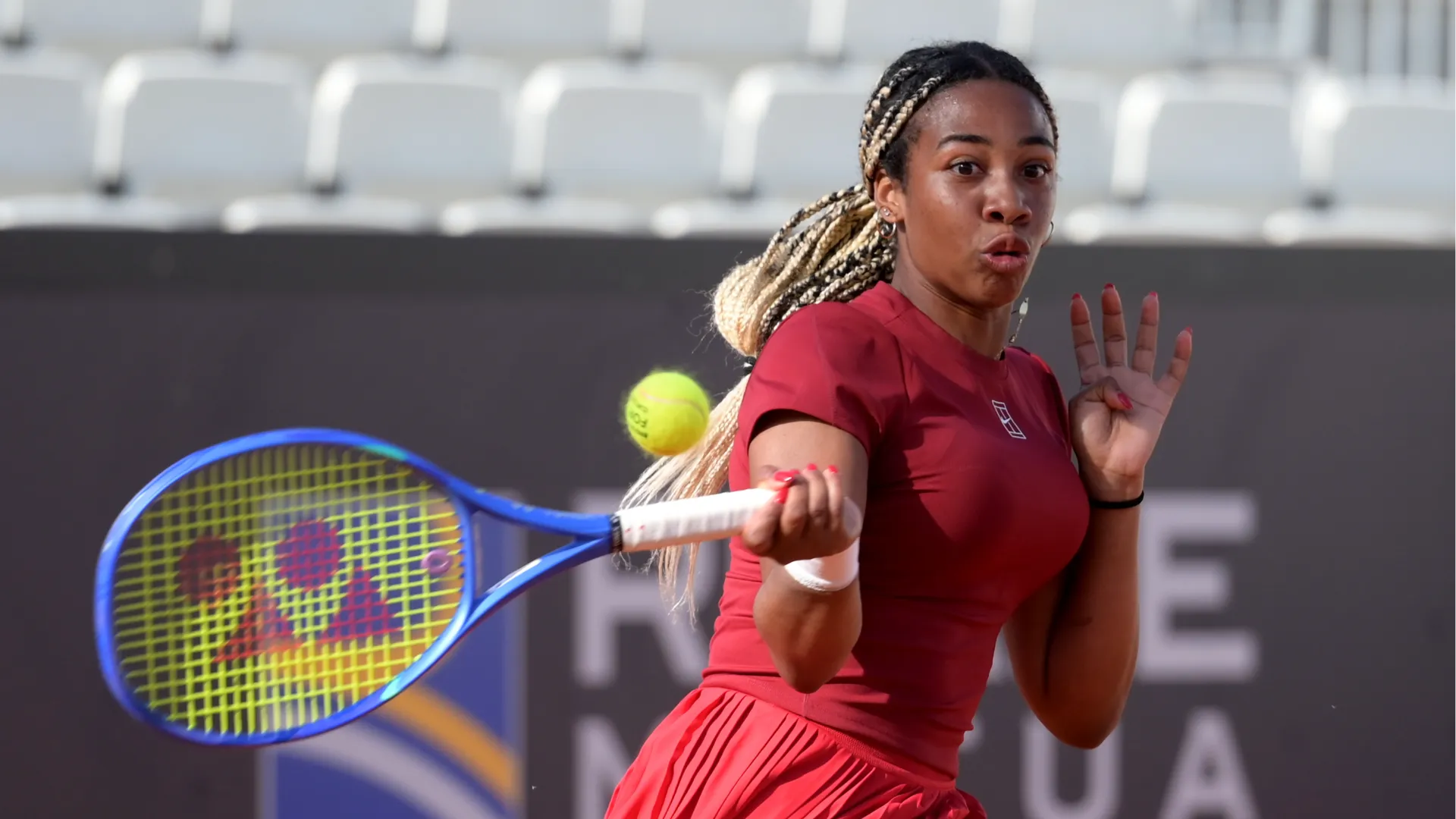 Nella sua giovane carriera ha già vinto tre titoli Slam junior in doppio e raggiunto una finale all'Orange Bowl
