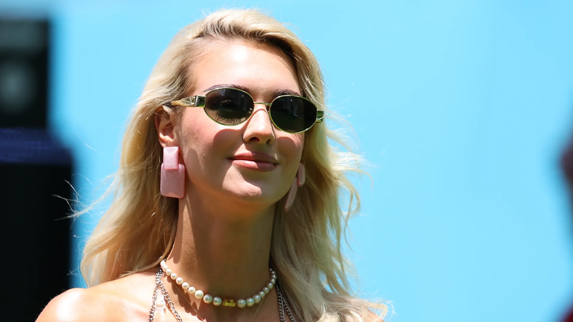 Veronika Rajek è una modella e influencer slovacca, nata il 20 febbraio 1996 a Vranov nad Topľou
